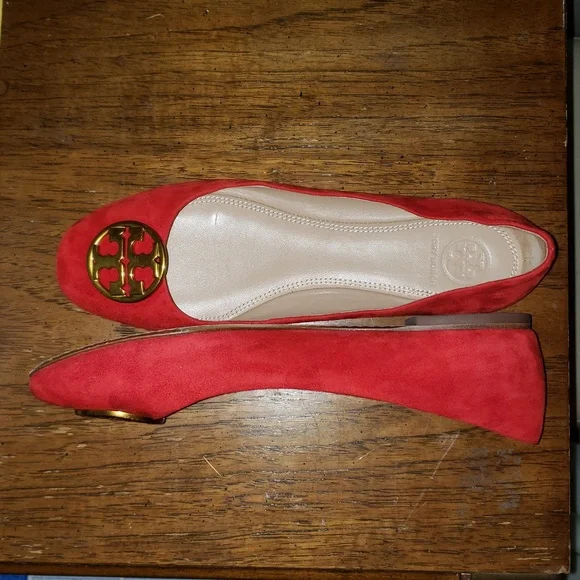 Tory Burch Chelsea Ballet Red Suede Flats with Gold Emblem - Picture 5 of 10